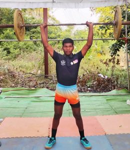 बस्तर ओलंपिक के जिला स्तरीय स्पर्धा में राकेश रहे प्रथम, अब संभाग स्तरीय प्रतियोगिता में दिखाएंगे दमखम