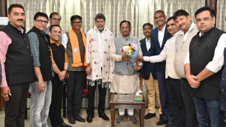 CM साय से क्रेडाई और रियल एस्टेट के प्रतिनिधिमंडल ने की मुलाकात, इंक्रीमेंटल प्रणाली की समाप्ति और मूल्यांकन प्रक्रिया के सरलीकरण के लिए जताया आभार